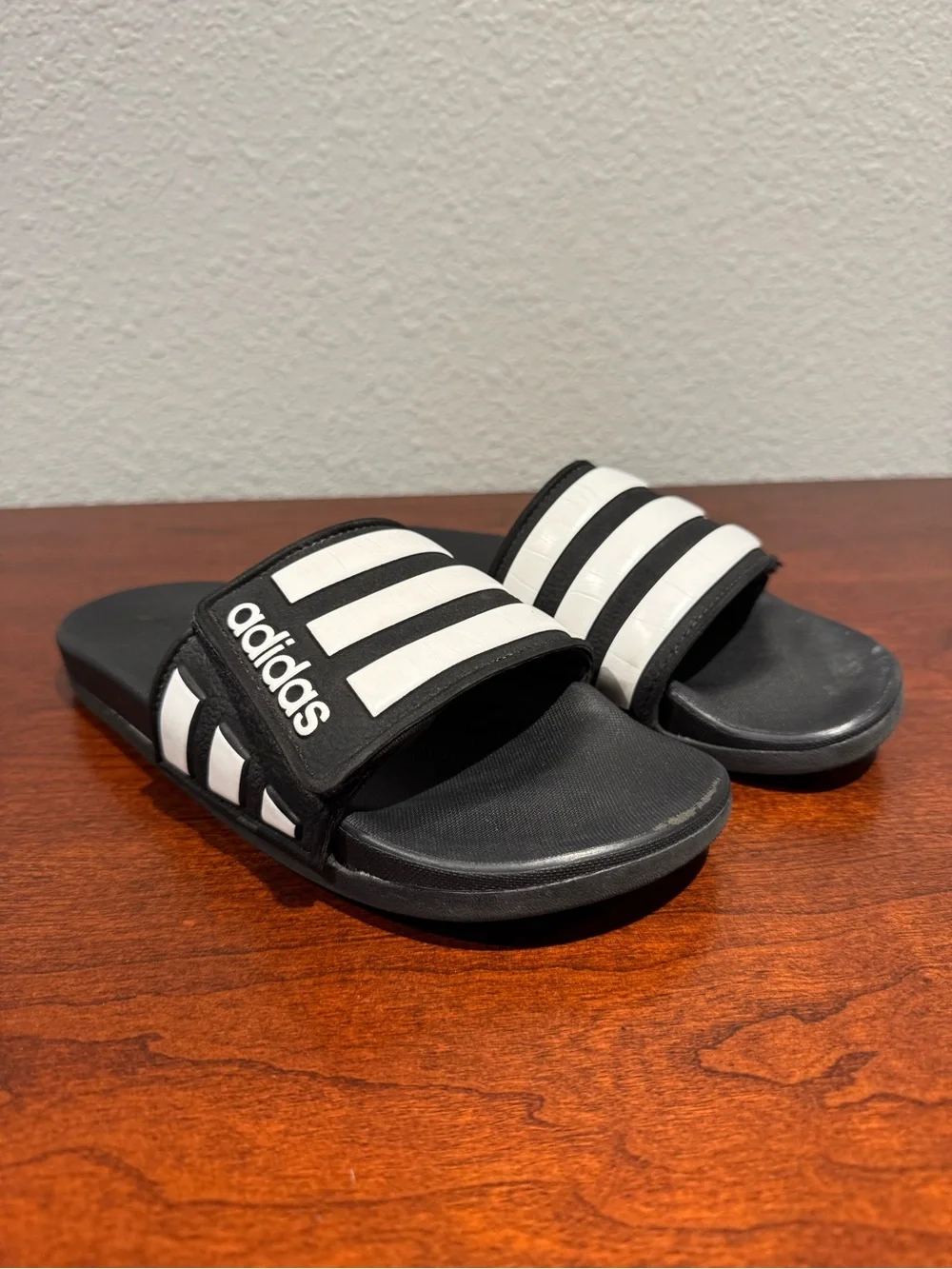 adidas Kids Black and White Slide Sandals with Striped Velcro Strap kids size 4